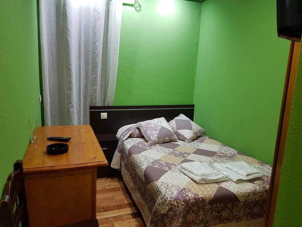 Hostal Los Nogales Cangas De Narcea Exterior photo