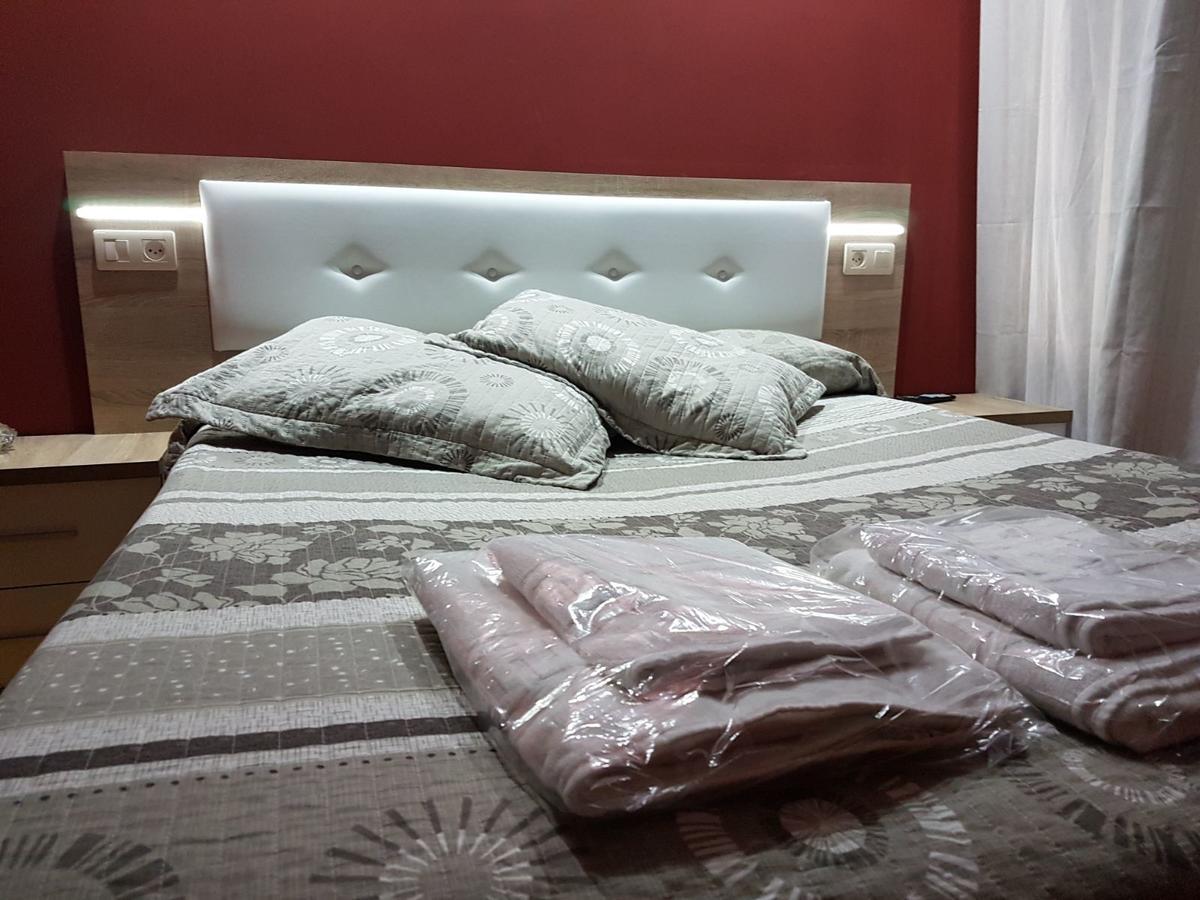 Hostal Los Nogales Cangas De Narcea Exterior photo