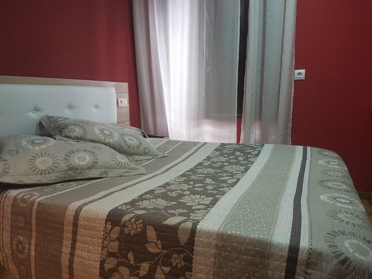 Hostal Los Nogales Cangas De Narcea Exterior photo