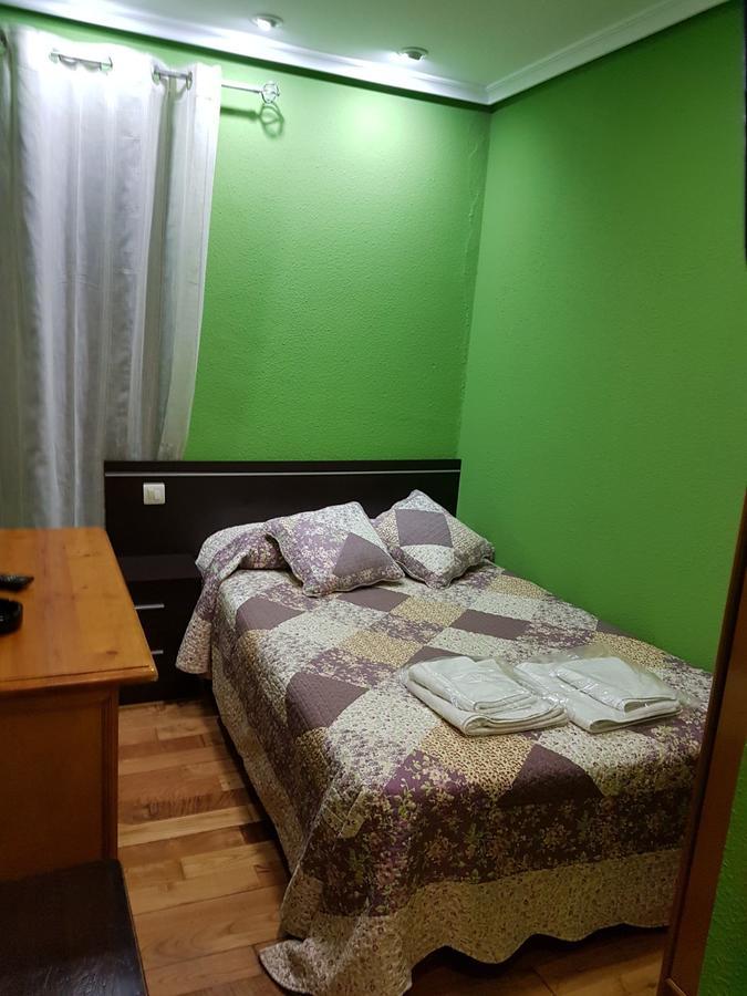 Hostal Los Nogales Cangas De Narcea Exterior photo
